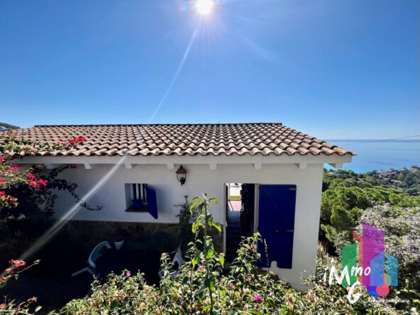 35 fachada azul cadaques casa en venta